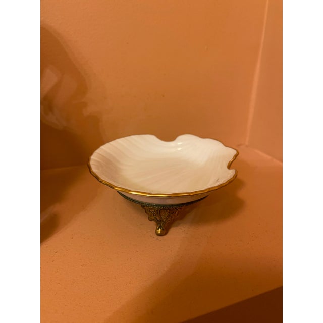 Mid 20th Century Porcelain Shell Dish on Stand For Sale - Image 4 of 4