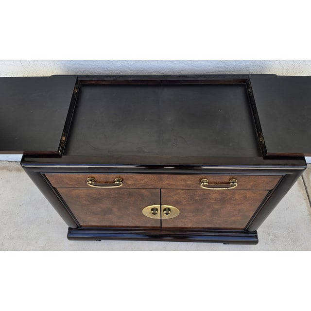 Vintage Bernhardt Chinese Style Rolling Dry Bar Cabinet Buffet Sideboard For Sale In Miami - Image 6 of 17