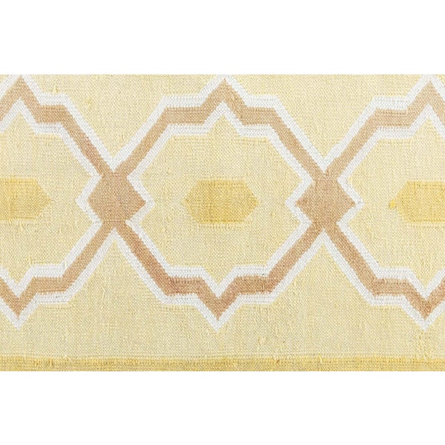 1940s Doris Leslie Blau Indian Dhurrie Mid-Century Tan With Beige Flatweave Cotton Rug For Sale - Image 5 of 9
