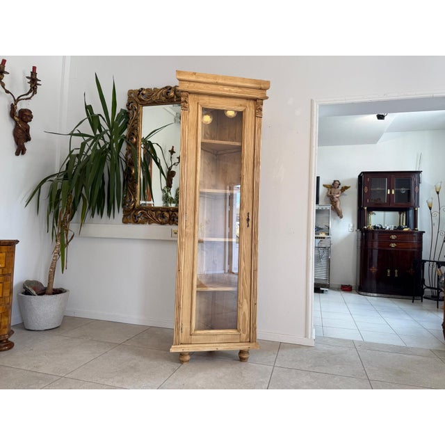 Rustic Corner Display Cabinet in White. Dimensions: Height x Side x Front 200 x Side 48 x Front 67. For sale is a very...