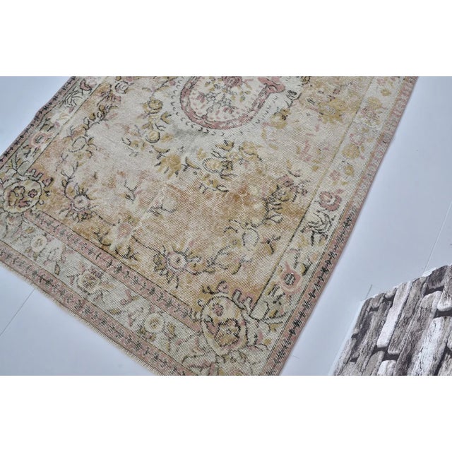 1950s Oushak Floral Handknotted Rug For Sale - Image 9 of 10