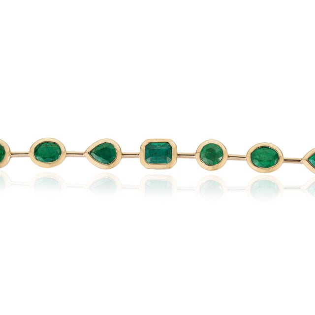 Designer 6.13ct Mixed Cut Bezel Set Emerald Contemporary Bracelet in 14k Gold For Sale - Image 4 of 18