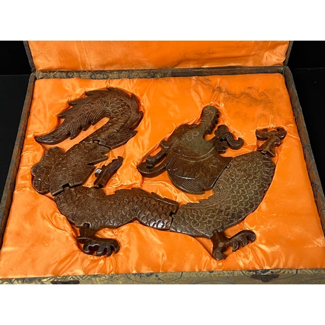 ITEM NAME: Chinese Art Carved Archaic Style Puzzled Jade Plaque Dragon Sculpture Display Silk Case ORIGIN: China AGES:...