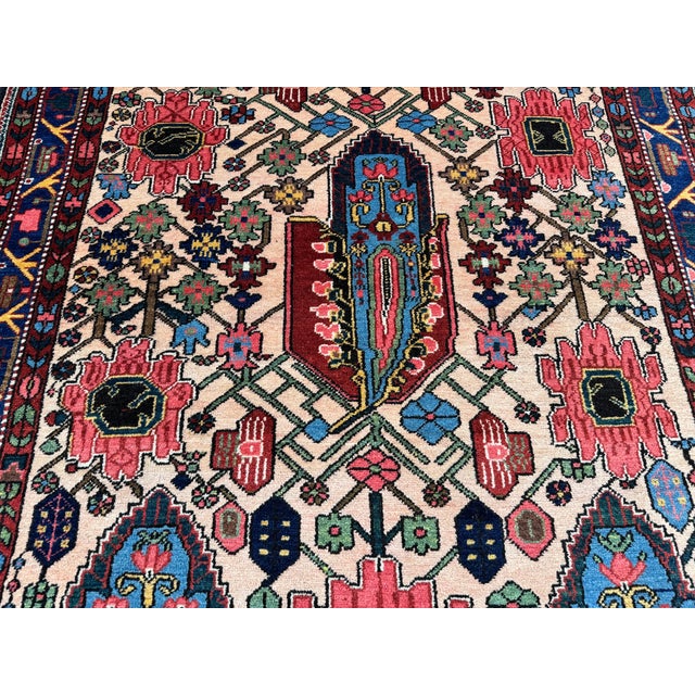Ivory Antique Bakhtiar Rug in Wool, 1890s For Sale - Image 8 of 18