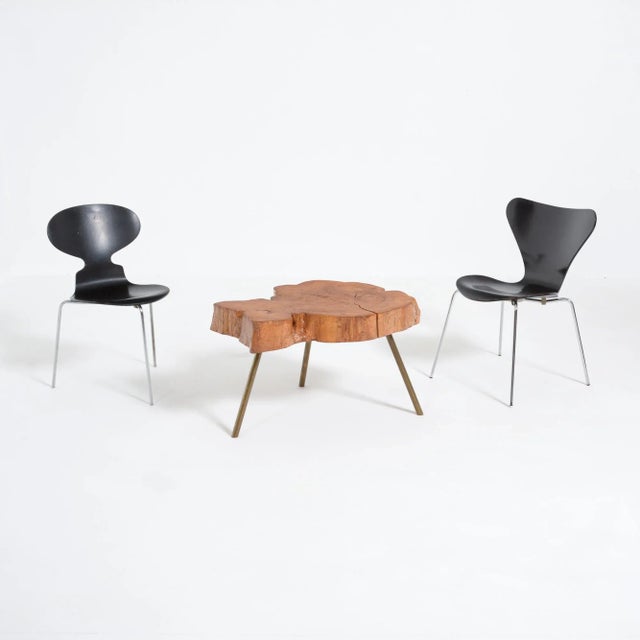 This tree trunk coffee table from the 1960s is a sculptural piece of furniture, created by nature. The tree fragment has...