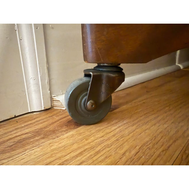 Early 20th Century Wooden Banker’s Chair – Swivel Office Chair With Spring Tilt For Sale In Atlanta - Image 6 of 10