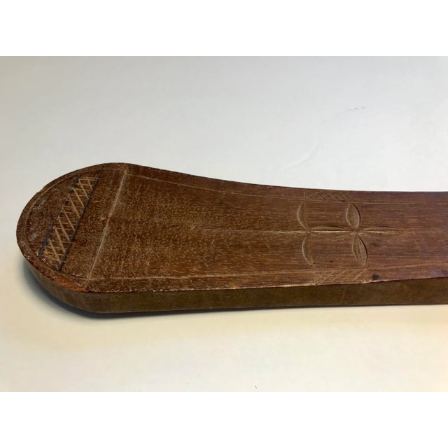 Early 20th Century Hand Carved Wooden Suriname Laundry Beater Made by Maroon People For Sale - Image 4 of 8
