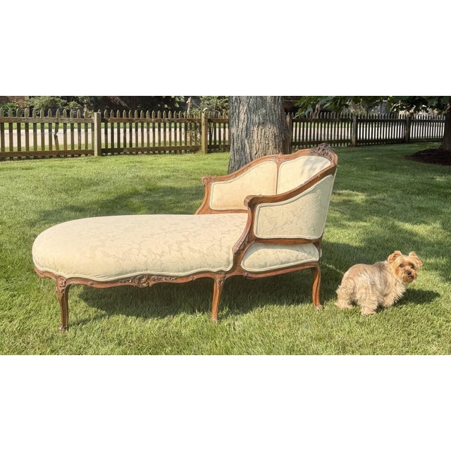 Antique Carved Louis XV Style Chaise Lounge Upholstered in Ivory For Sale In New York - Image 6 of 18
