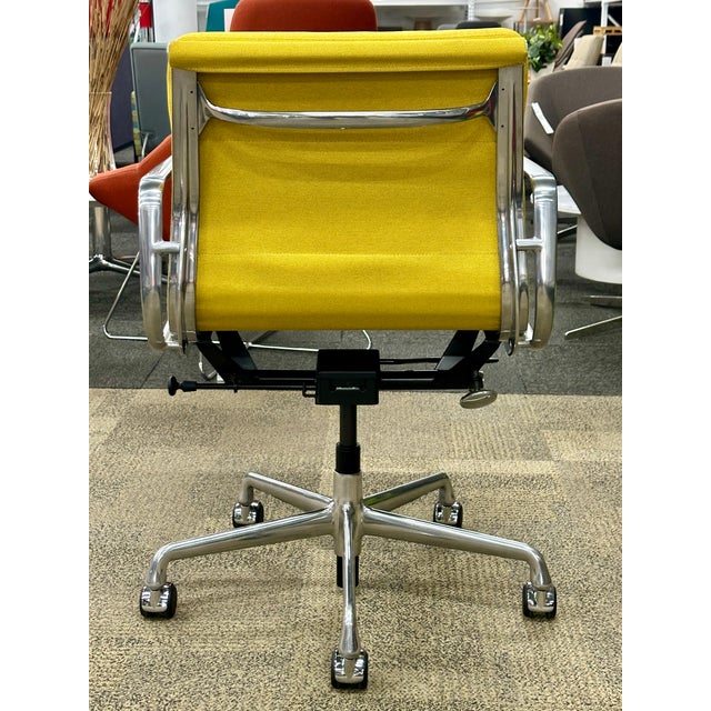 Mid-Century Modern Herman Miller Eames Sofa Pad Height Management Chair For Sale - Image 3 of 5