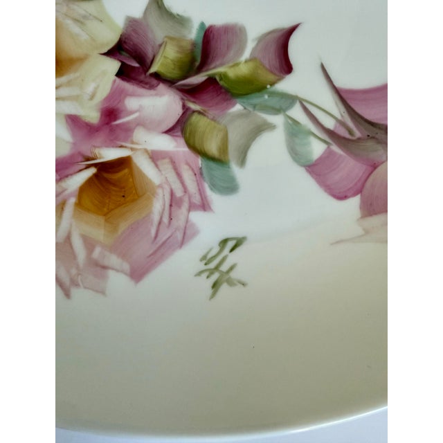 Here is a beautiful vintage leaf-shaped porcelain centerpiece platter by Hutschenreuther, made in Germany for Maxim’s de...
