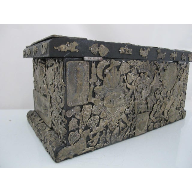 Estela Ogazon Exceptional Milagros Wood Charm Mexico Folk Art Box For Sale - Image 9 of 17