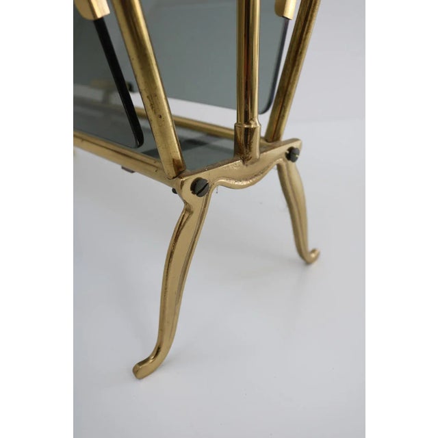 Italian Hollywood Regency Brass & Smoked Glass Magazine Rack, 1950s For Sale - Image 5 of 7
