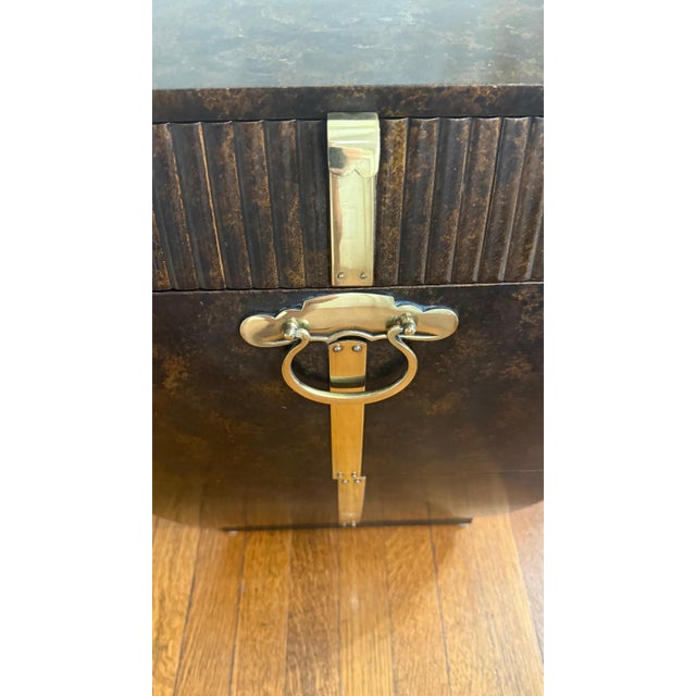 1960s Pair of John Widdicomb Barrel-Front Nightstands With Brass Strap Hardware For Sale - Image 14 of 15