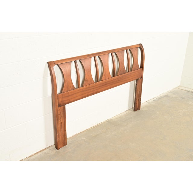 Kent Coffey Kent Coffey Perspecta Mid-Century Modern Sculpted Walnut and Rosewood Queen Size Headboard, 1960s For Sale - Image 4 of 11