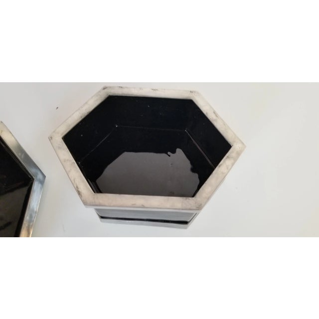 1970s Vintage Italian Black Glass and Silver Hexagonal Jewelry Box For Sale - Image 5 of 9