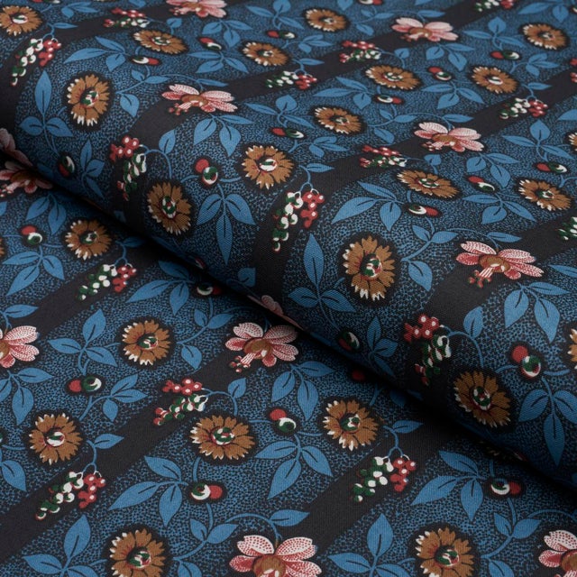 Schumacher SAMPLE - Schumacher La Rue Stripe Fabric In Midnight For Sale - Image 4 of 5