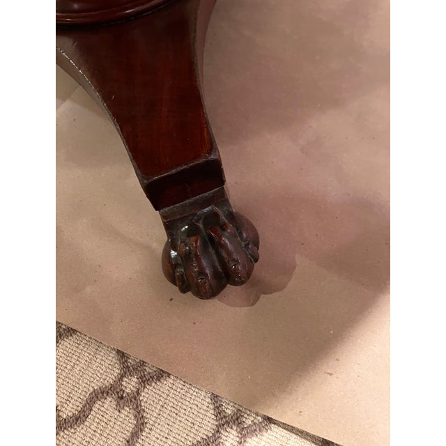 English 19th Century Mahogany Round Table With Hand Carved Feet For Sale - Image 3 of 6