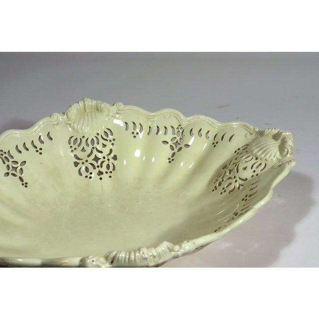 Large English Creamware Pierced Fruit Basket, Diamond Shape With Shell Corners, Staffordshire or Yorkshire Circa 1775–1785 For Sale In Philadelphia - Image 6 of 10