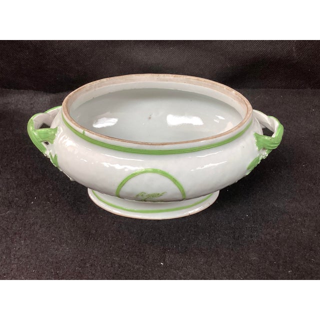 Chinese Export Porcelain Tureen With Lid and Underplate For Sale In Tampa - Image 6 of 11