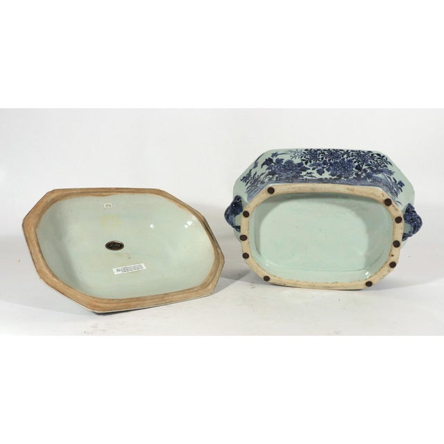 18th-Century Chinese Export Blue & White Porcelain Soup Tureen, Cover & Stand For Sale - Image 13 of 17