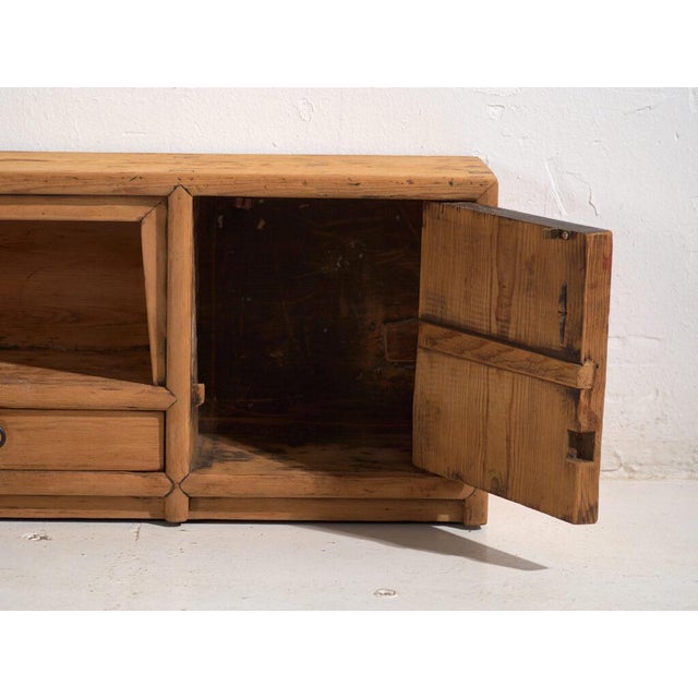 Low Antique Qing Dynasty Gansu Bench or Sideboard in Pine For Sale - Image 9 of 12