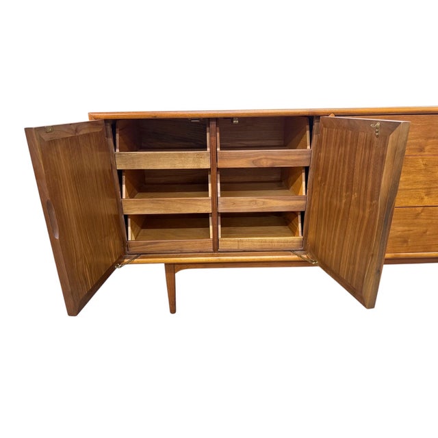 Mid-Century Modern Drexel Declaration 10-Drawer Walnut Dresser For Sale In Philadelphia - Image 6 of 11