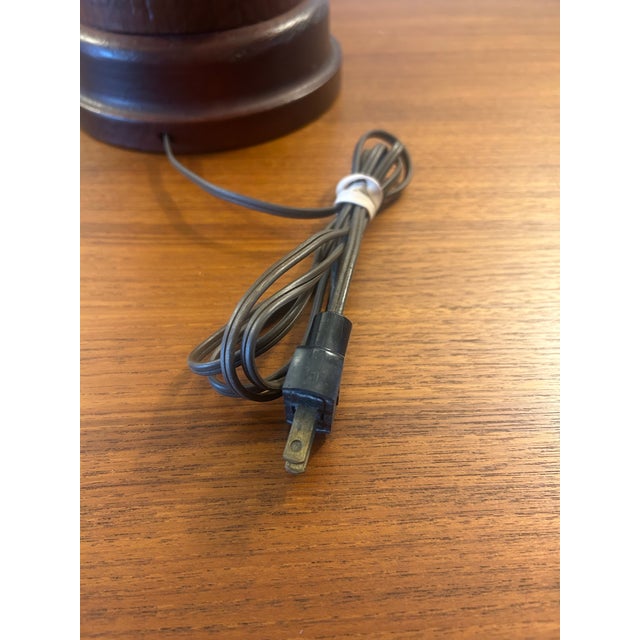 Mid 20th Century Vintage Wooden Wagon Wheel Table Lamp For Sale - Image 5 of 6