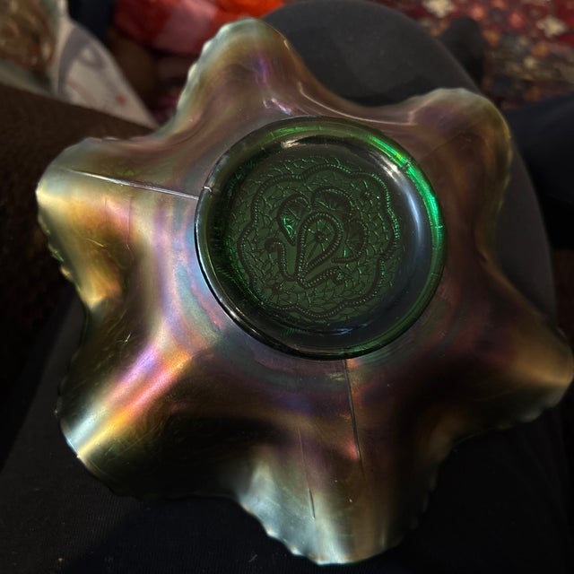 Persian Fenton Persian Medallion Carnival Glass Emerald Ruffled Bowl Circa 1911-1924 For Sale - Image 3 of 3