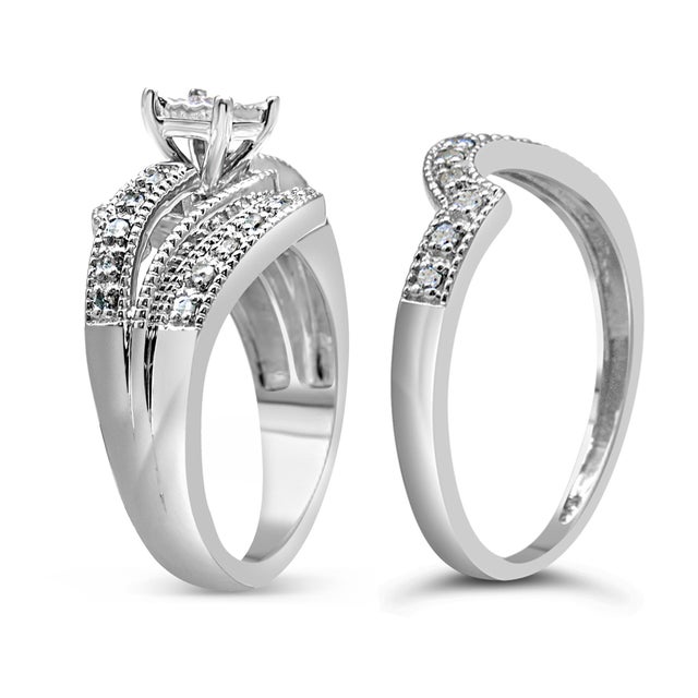 Contemporary .925 Sterling Silver 1/3 Cttw Round Diamond Crisscross Engagement Ring Bridal Set (H-I Color, I1-I2 Clarity ) - Size 6 For Sale - Image 3 of 6