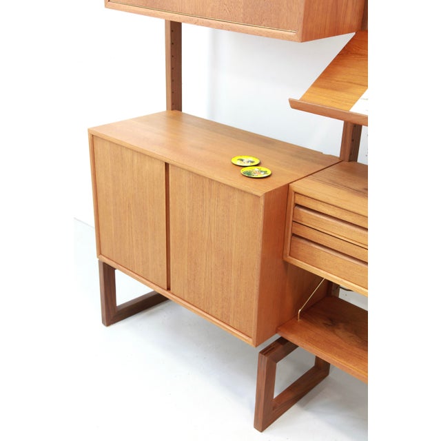 Two-Strip Freestanding Modular Royal System Shelving System in Teak by Poul Cadovius, 1960s, Set of 11 For Sale - Image 9 of 16