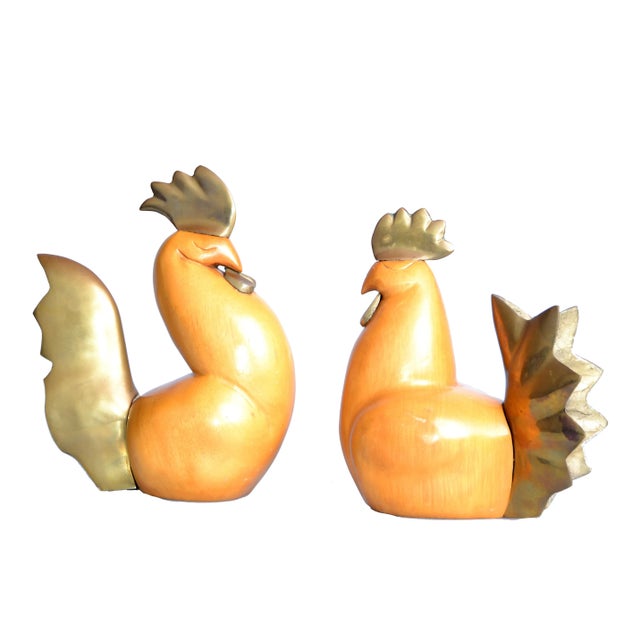 A gorgeous pair, a rooster with his chicken hen, made out of wood and bronze. They can be used as table decoration or as...