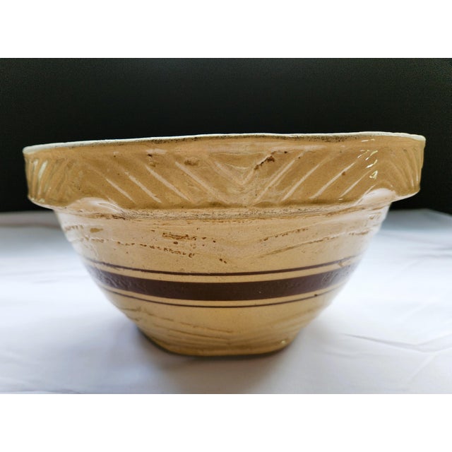 Early 20th Century Classic Robinson Ransbottom 9" Yellow Ware Bowl For Sale In New York - Image 6 of 7
