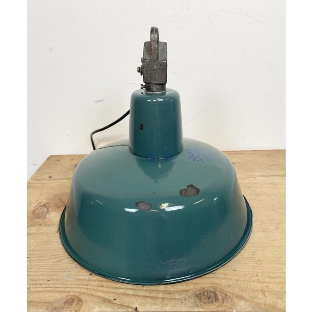 Industrial Green Enamel Factory Lamp with Cast Iron Top, 1960s For Sale - Image 13 of 15