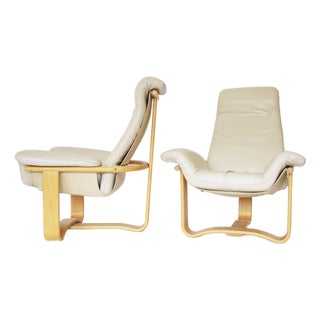 Pair of Vintage Manta Lounge Chairs Attributed to Ingmar Relling in Beige Leather For Sale