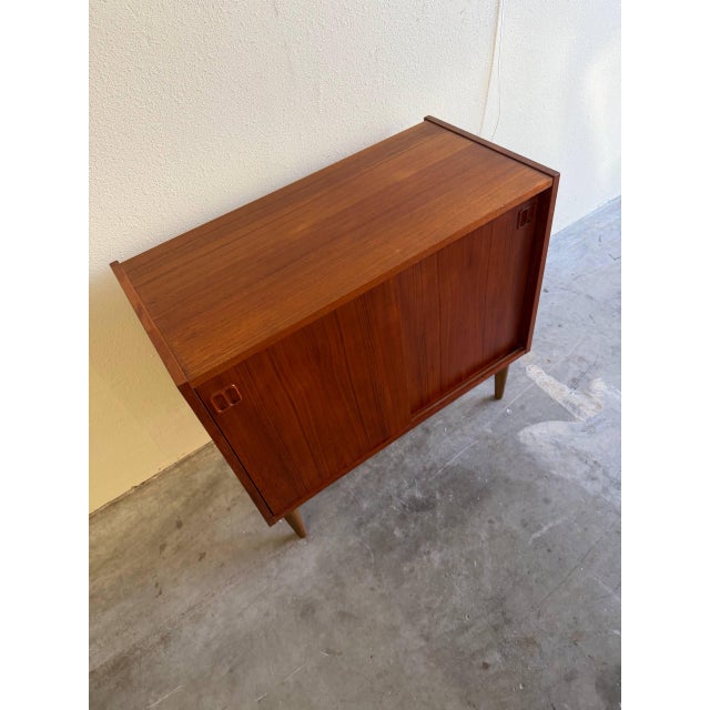 1960s Mid Century Danish Teak Sideboard - Vintage Scandinavian Cabinet - 1960s Storage Credenza For Sale - Image 5 of 7