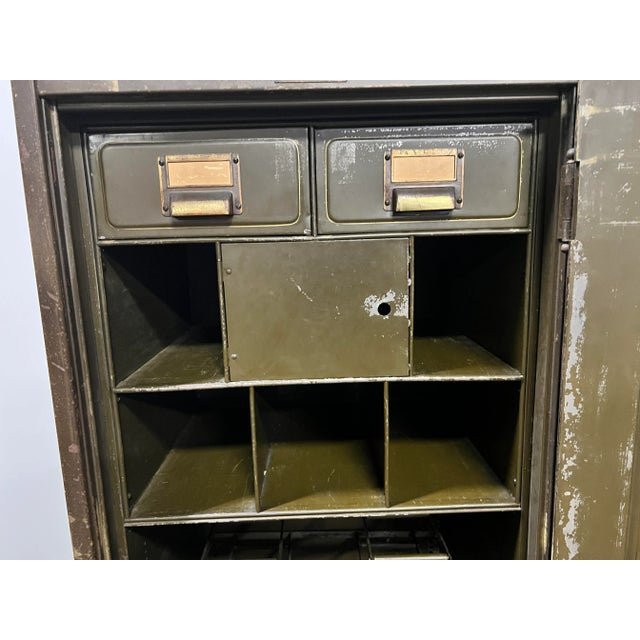 1920-1930 Metal Safe From Art Metal Construction Company Inc Jamestown, Ny For Sale - Image 11 of 12