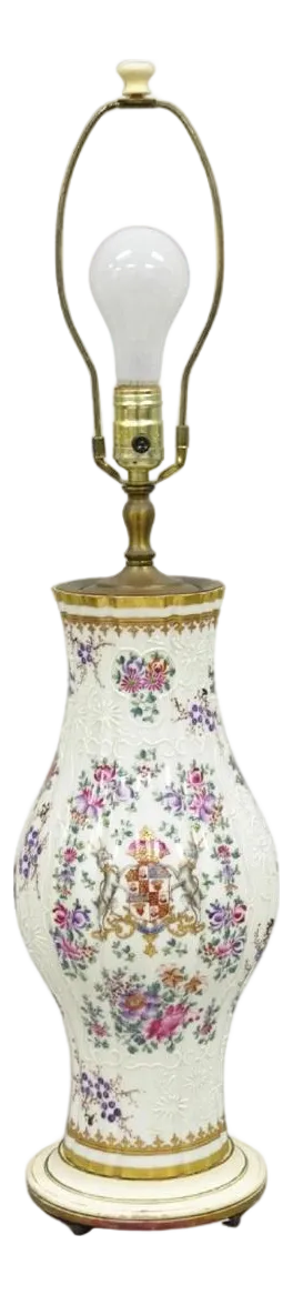 Early 20th Century English Victorian Armorial Porcelain Hand Painted Chinese Export Table Lamp