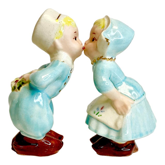 1940s Vintage Boho Chic Kissing Dutch Kids Figurines - A Pair For Sale