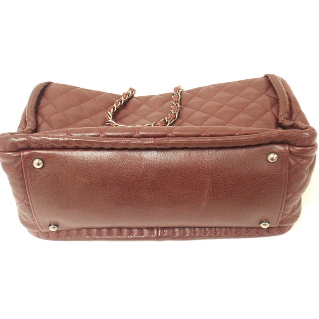 Animal Skin 2012 CHANEL ISTANBUL SOFT CAVIAR TOTE BURGUNDY LEATHER HANDBAG For Sale - Image 7 of 11