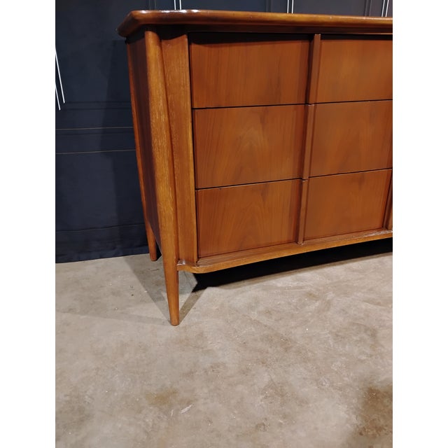 Mid 20th Century Kroehler Lowboy Dresser For Sale - Image 12 of 13
