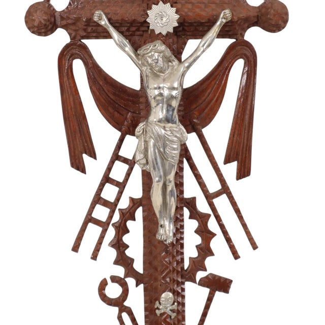 20th Century Folk Art Handmade Tramp Art Crucifix, 1890s For Sale - Image 4 of 18