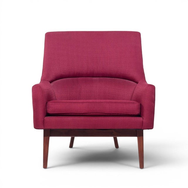 Jens Risom A-Chair Mid Century Walnut Lounge Chair This chair measures: 31 wide x 31 deep x 34 high, with a seat height of...