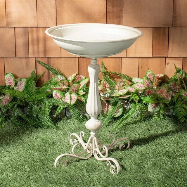 Contemporary Orian Bird Bath - Pearl White For Sale - Image 3 of 7