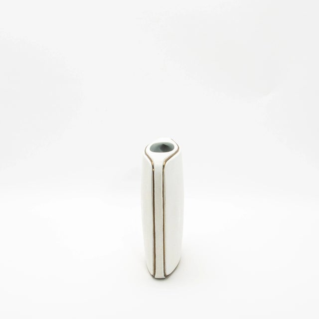 The Shagreen Vase by R&Y Augousti is a perfect blend of luxurious materials and refined craftsmanship. Its compact, square...