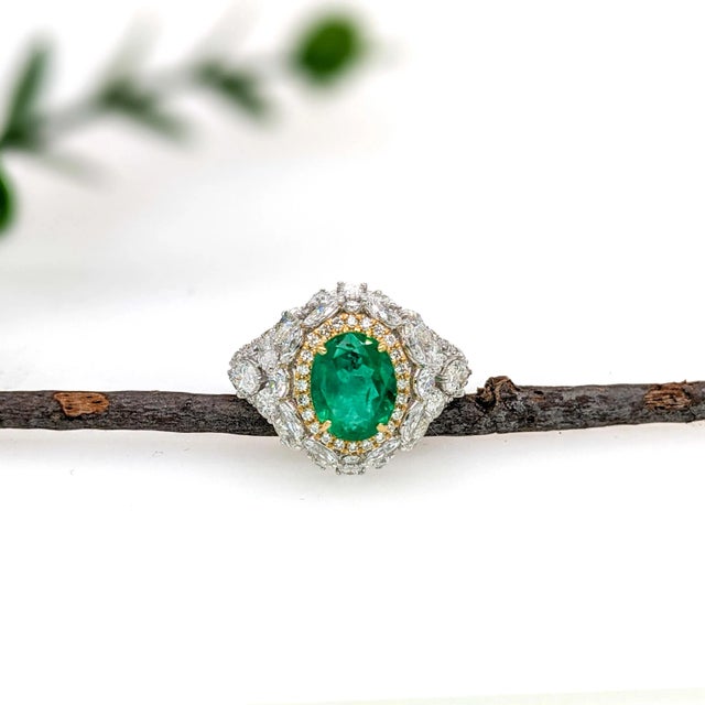 Gia Certified Emerald in a Bespoke Heirloom Setting For Sale - Image 4 of 8