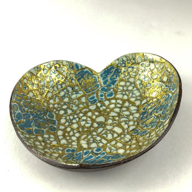 Artisan Painted Abstract Heart Shape Coconut Trinket Dish For Sale In Portland, ME - Image 6 of 12
