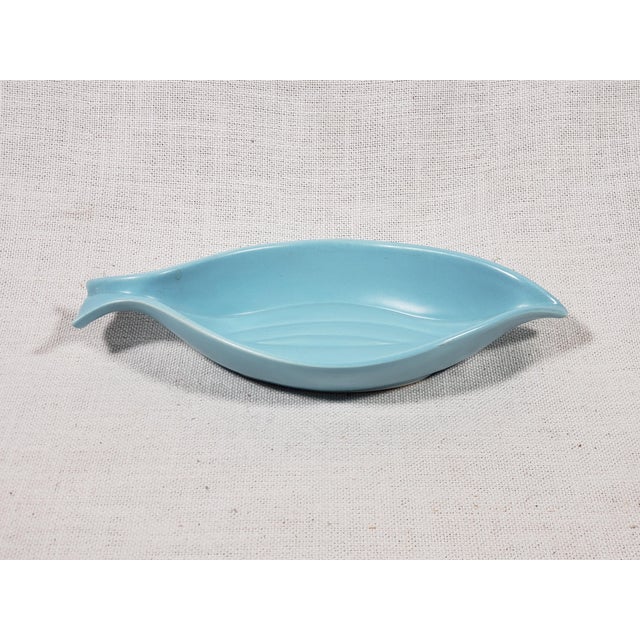 Mid-Century Modern Vintage Original Mid-Century Modern Ceramic Leaf (Fish Tail) Gravy Dish (Made in California) For Sale - Image 3 of 6