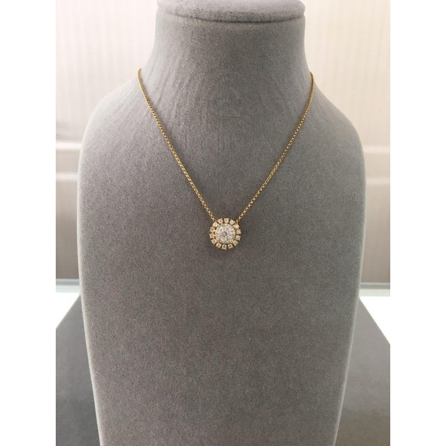 Contemporary Round Shape Brilliant Cut Sunflower Flora Sun Ray Illusion Set Halo Set Pave Set For Sale - Image 3 of 9