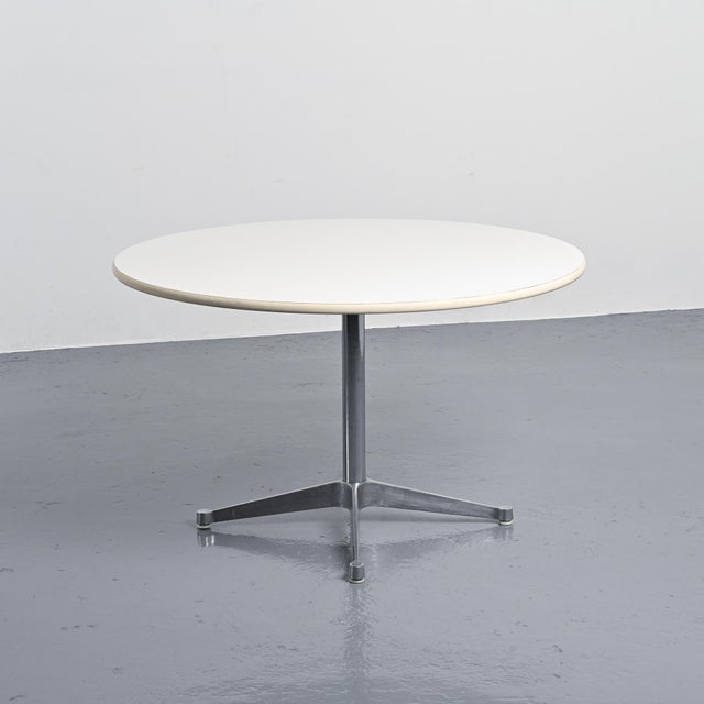 1970s Round Table by Charles and Ray Eames for Herman Miller, 1970 For Sale - Image 5 of 9