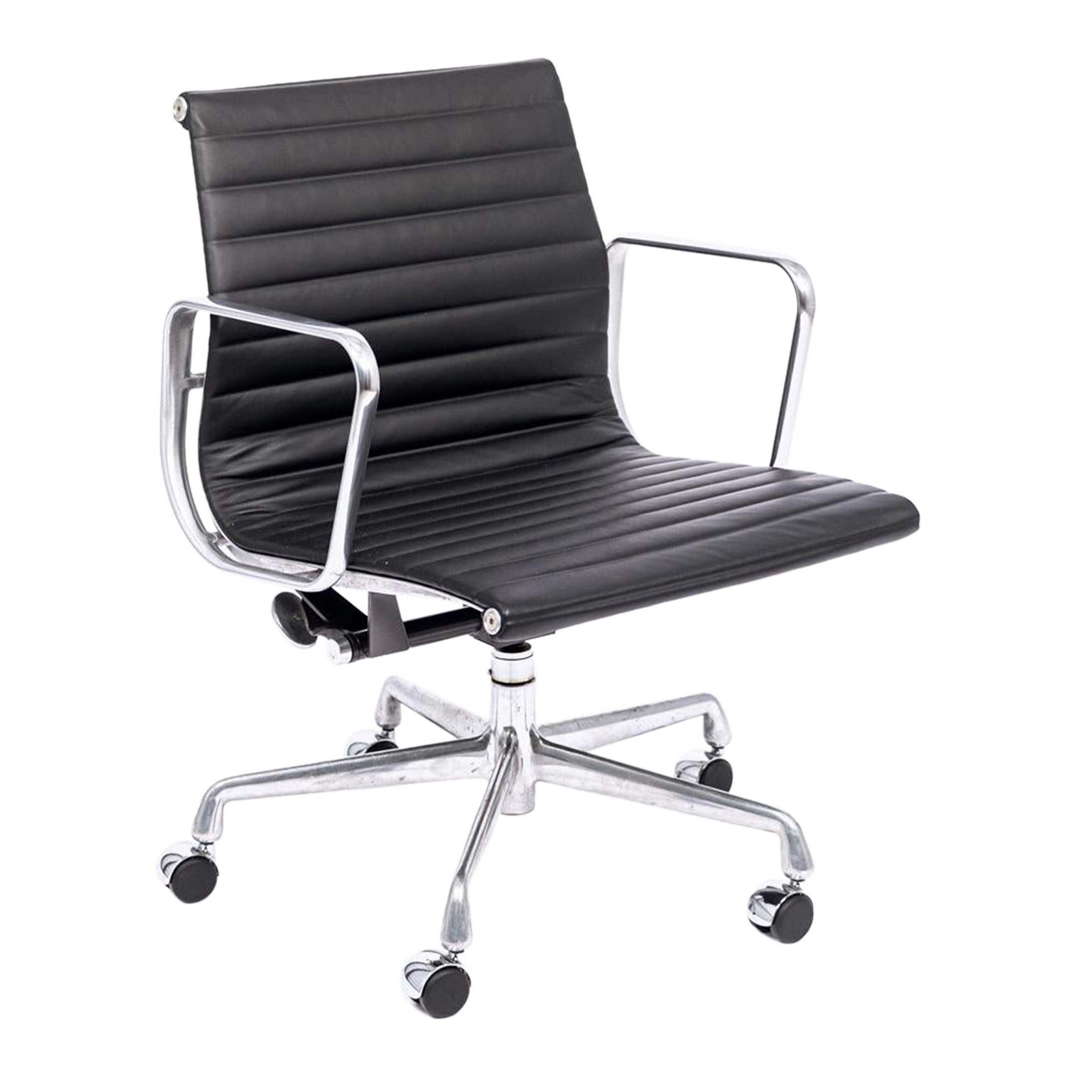 https://chairish-prod.freetls.fastly.net/image/product/sized/7d0c72d1-c764-4456-9f50-a663809a793c/mid-century-aluminum-group-black-leather-office-chair-by-eames-for-herman-miller-8-available-7940